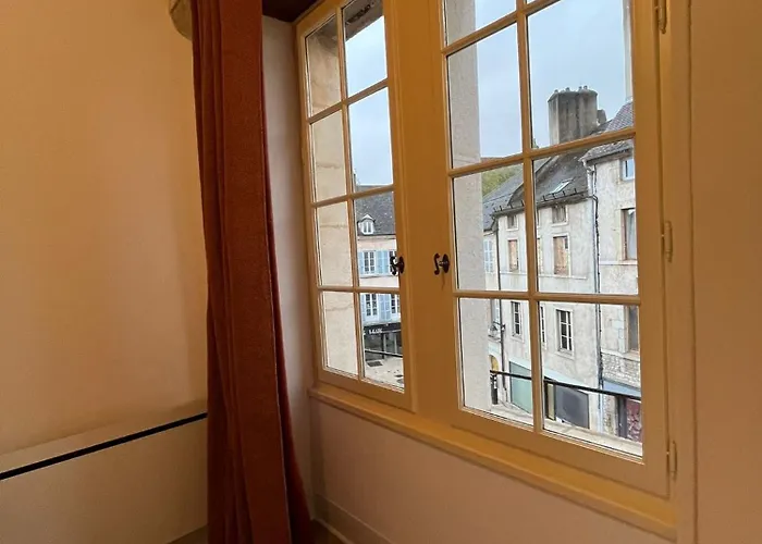 Terracotta Gem - Steps From Center