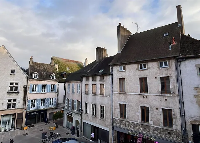 Terracotta Gem - Steps From Center Апартаменты *