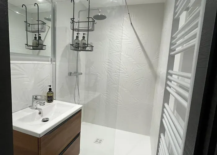 Апартаменты Terracotta Gem - Steps From Center